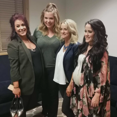 Chelsea houska baby bump 1