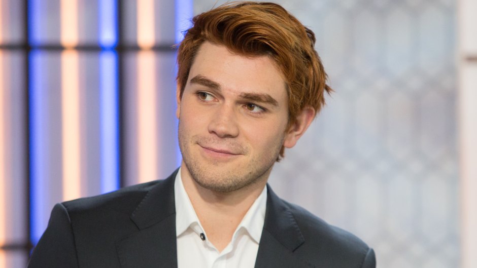 Kj apa scar