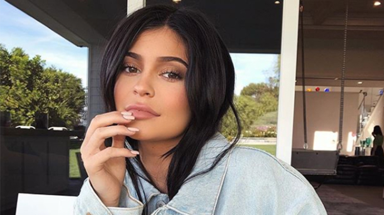 Kylie Jenner Takes Selfie