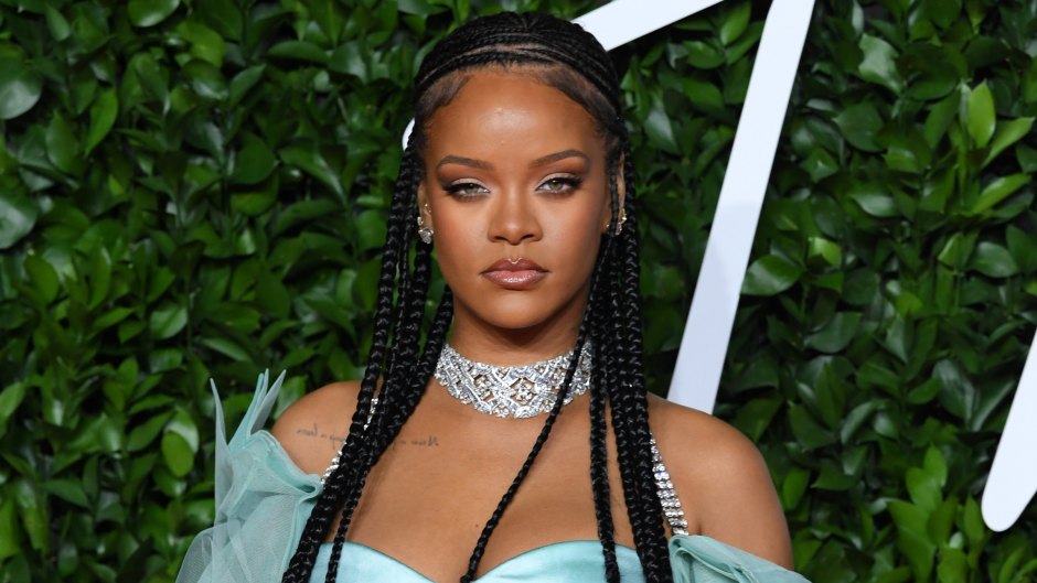 Rihanna Apologizes for Song Including Sacred Islamic Verses