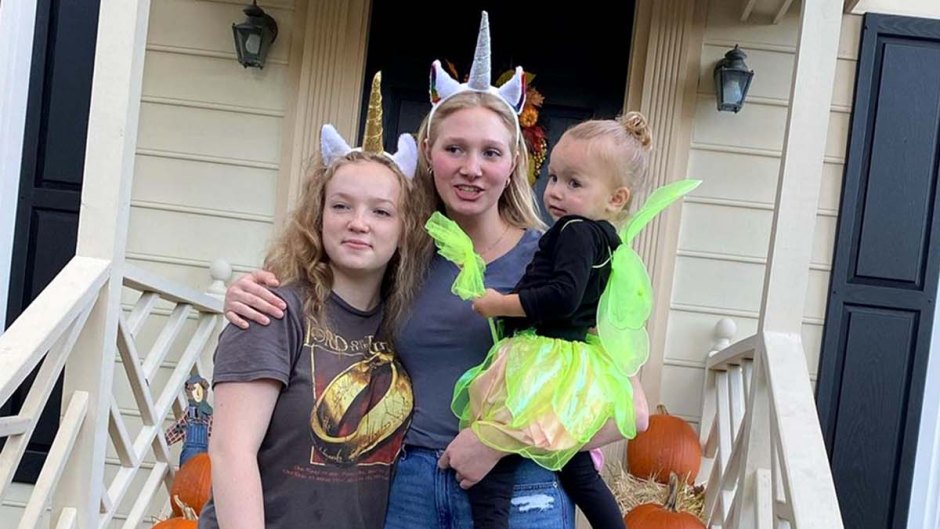 Sister Wives Star Janelle Brown Enjoys Halloween in North Carolina With Family Amid Coyote Pass Stall