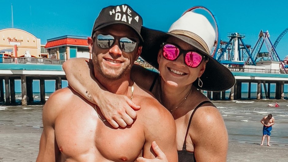 ‘OutDaughtered’ Star Danielle Busby’s Bikini Photos Are Quintessentially Sexy-2