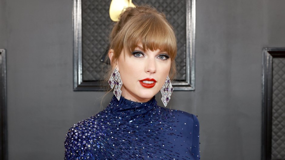 Taylor Swift's Grammys Red Carpet Look: See Photos